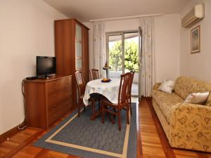 Fotografia z galérie ubytovania Apartments with a parking space Soline, Krk - 18802 v destinácii Dobrinj
