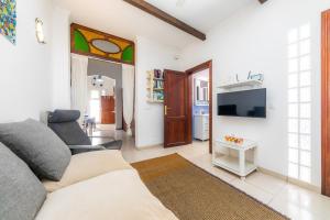 A television and/or entertainment centre at Es Cantonet