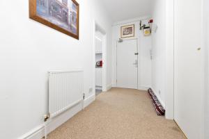 Fotografie z fotogalerie ubytování JOIVY Modern Flat on Rose Street v destinaci Edinburgh