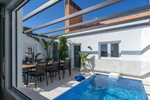 Swimmingpoolen hos eller tæt på Rooftop in Fuengirola by Costarentals - Ref 59