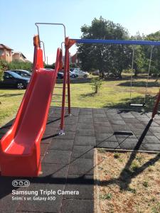 Herní místnost nebo prostor pro děti v ubytování Medo