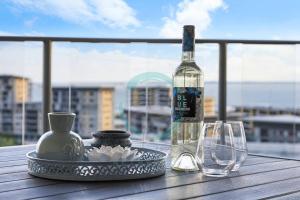 Bevande di ZEN AT ARKABA 3BR Luxury Waterfront Apt Pool + BBQ