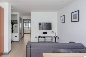 A kitchen or kitchenette at Stylish 1 Bedroom Apartment in Holborn in a Great Location