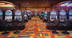 un casino rempli de nombreuses machines à sous dans l'établissement Ameristar Casino Hotel, à East Chicago 7 autres photos