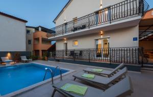 Bazén v ubytovaní Holiday House Pudarica alebo v jeho blízkosti