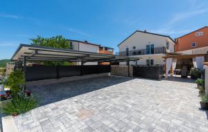 Budova, v ktorej sa apartmán nachádza