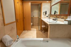 A bathroom at Es Portal Restaurant i Hotel Boutique - Adults only