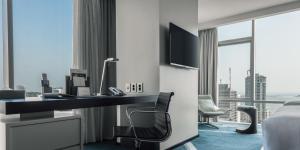 InterContinental Luanda Miramar by IHG的电视和/或娱乐中心