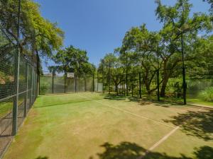 Tenis lub squash w obiekcie Cubo's Finca La Fuente del Pedregal Casa 2 lub w pobliżu