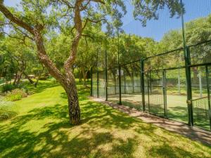 Tenis lub squash w obiekcie Cubo's Finca La Fuente del Pedregal Casa 2 lub w pobliżu