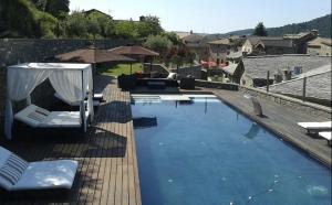 Fotografie z fotogalerie ubytování La Borda de Santa Barbara casa unica con piscina v destinaci Boltaña