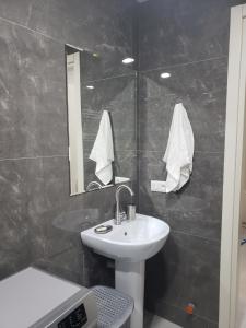 صورة لـ Premium apartment in hotel-type residential comple, reservation a room for at least three days في باكورياني