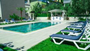 Swimmingpoolen hos eller tæt på Platanus Hotel Altınoluk