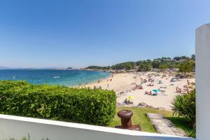 Zdjęcie z galerii obiektu VILLA CARMENCITA BEACH en primera línea de playa w mieście Pontevedra