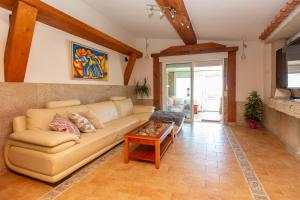 Zdjęcie z galerii obiektu VILLA CARMENCITA BEACH en primera línea de playa w mieście Pontevedra