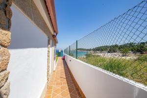 Zdjęcie z galerii obiektu VILLA CARMENCITA BEACH en primera línea de playa w mieście Pontevedra
