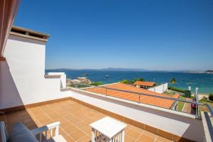 Zdjęcie z galerii obiektu VILLA CARMENCITA BEACH en primera línea de playa w mieście Pontevedra