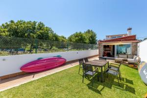 Zdjęcie z galerii obiektu VILLA CARMENCITA BEACH en primera línea de playa w mieście Pontevedra