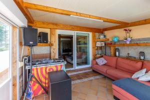 Zdjęcie z galerii obiektu VILLA CARMENCITA BEACH en primera línea de playa w mieście Pontevedra