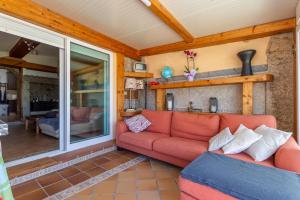 Zdjęcie z galerii obiektu VILLA CARMENCITA BEACH en primera línea de playa w mieście Pontevedra