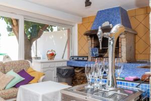 Zdjęcie z galerii obiektu VILLA CARMENCITA BEACH en primera línea de playa w mieście Pontevedra