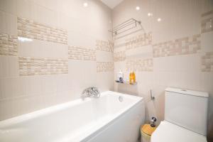 Kylpyhuone majoituspaikassa Zoes Luxury Apartment Corfu