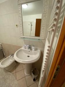 Kúpeľňa v ubytovaní Apartment Tina