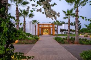 Radisson Blu Resort, Saidia Garden外面的花园
