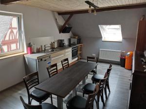 Dapur atau dapur kecil di Ferienhaus Stahlbergblick