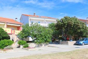 Budova, kde se apartmán nachází + 9 fotografií
