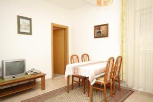 Fotografie z fotogalerie ubytování Apartments by the sea Preko, Ugljan - 3489 v destinaci Preko