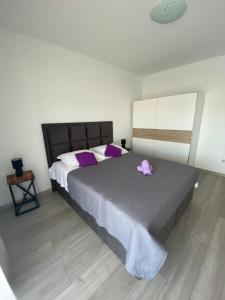 Posteľ alebo postele v izbe v ubytovaní Apartment Arbanija 1122a