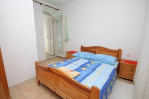 Posteľ alebo postele v izbe v ubytovaní Seaside secluded apartments Cove Smokvina, Hvar - 4036