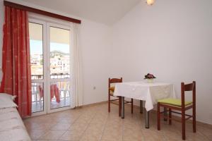 Fotografia z galérie ubytovania Apartments with a parking space Hvar - 4004 v destinácii Hvar