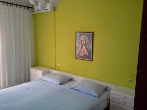 Posteľ alebo postele v izbe v ubytovaní Apartments by the sea Zubovici, Pag - 4125