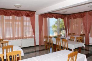 Fotografie z fotogalerie ubytování Apartments by the sea Primosten - 4169 v Primoštenu + 21 fotografií