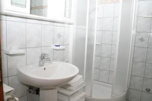 Fotografie z fotogalerie ubytování Apartments by the sea Primosten - 4169 v Primoštenu