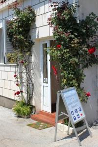 Vonkajšia záhrada v ubytovaní Apartments by the sea Molunat, Dubrovnik - 2137