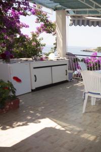 Balkón alebo terasa v ubytovaní Apartments by the sea Molunat, Dubrovnik - 2137