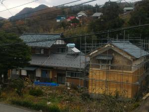 福井市にある越前ゲストハウスTAMADAの高台建築中の家