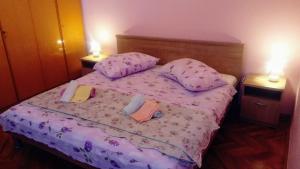 Postel nebo postele na pokoji v ubytování Apartment Supetarska Draga - Donja 2020a