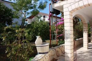 Zahrada ubytování Apartments by the sea Rastici, Ciovo - 2104