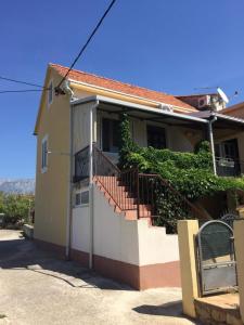 Gallery image of Apartments by the sea Sucuraj, Hvar - 2058 in Sućuraj