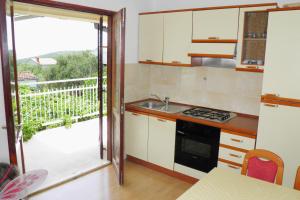 Fotografie z fotogalerie ubytování Apartments by the sea Cove Ljubljeva, Trogir - 2194 v destinaci Voluja