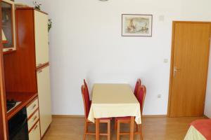 Fotografie z fotogalerie ubytování Apartments by the sea Cove Ljubljeva, Trogir - 2194 v destinaci Voluja