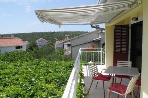 Fotografie z fotogalerie ubytování Apartments by the sea Cove Ljubljeva, Trogir - 2194 v destinaci Voluja