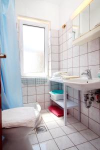 Koupelna v ubytování Apartments and rooms with a swimming pool Slano, Dubrovnik - 2179