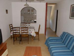 Fotografie z fotogalerie ubytování Apartments with a parking space Fazana - 2261 v destinaci Fažana