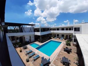 Bazén v ubytování Hotel Tres Soles nebo v jeho okolí