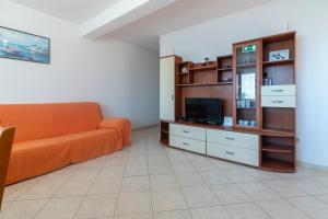 Televízia a/alebo spoločenská miestnosť v ubytovaní Apartments with a parking space Sveta Nedilja, Hvar - 4049